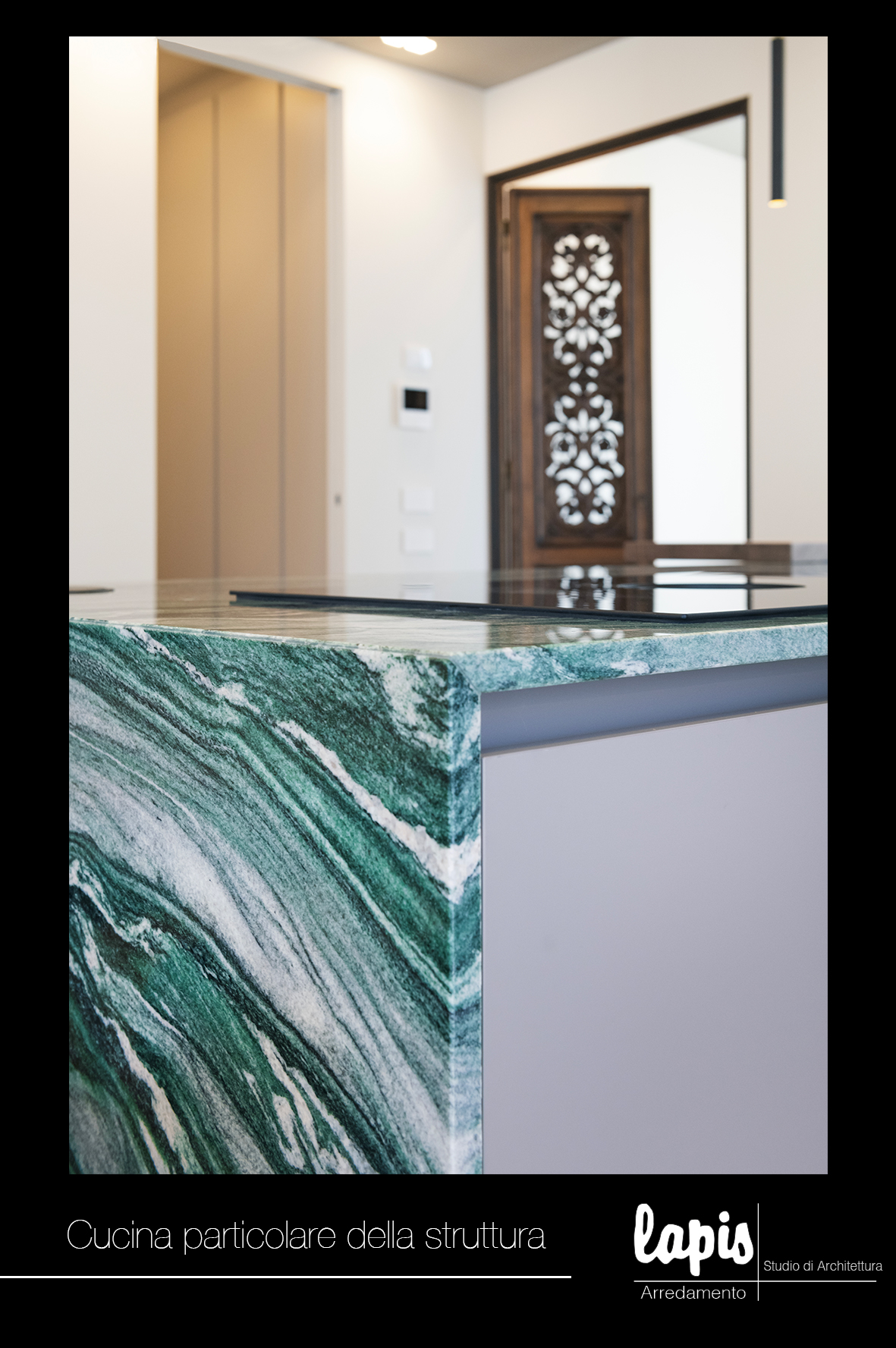 Portfolio Lapis Arredamento - INFLUSSI MARMOREI IMMERSI NEL VERDE Progettazione, Costruzione e Arredamento